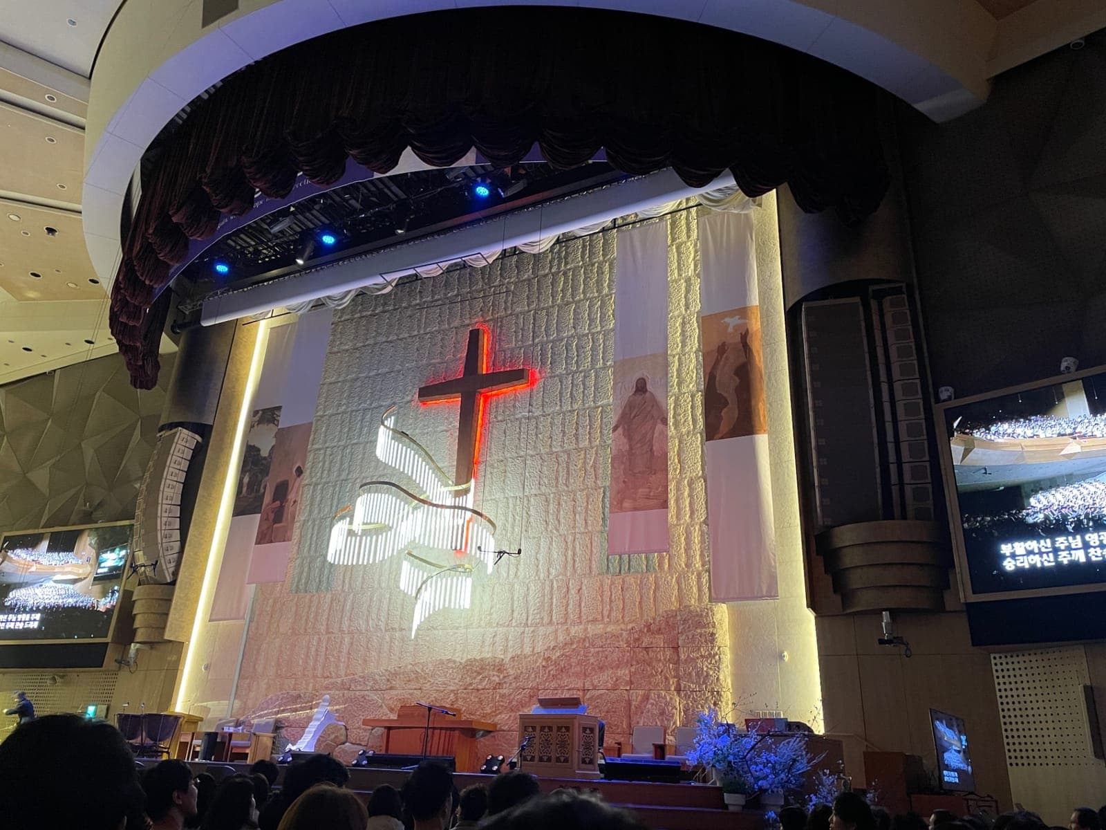 ZAIIT - 명성교회 예루살렘성전에서 공유된 사진