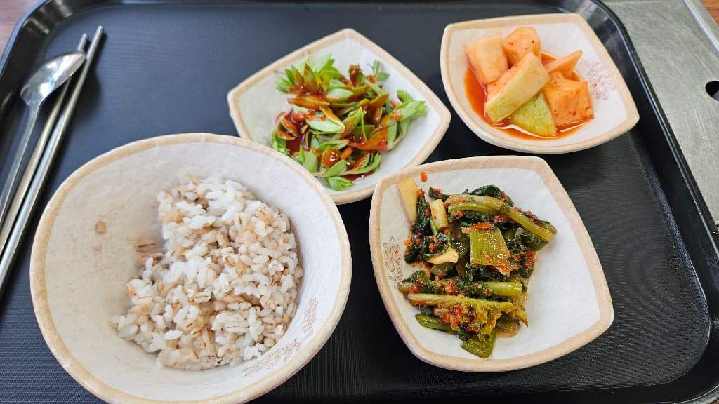 ZAIIT - 추억의보리밥에서 공유된 사진